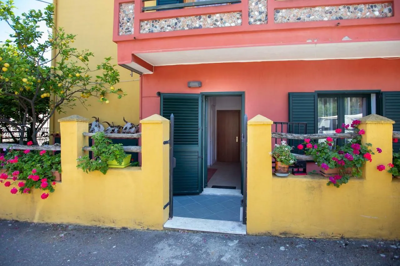 Red Flat Apartment Bari Sardo