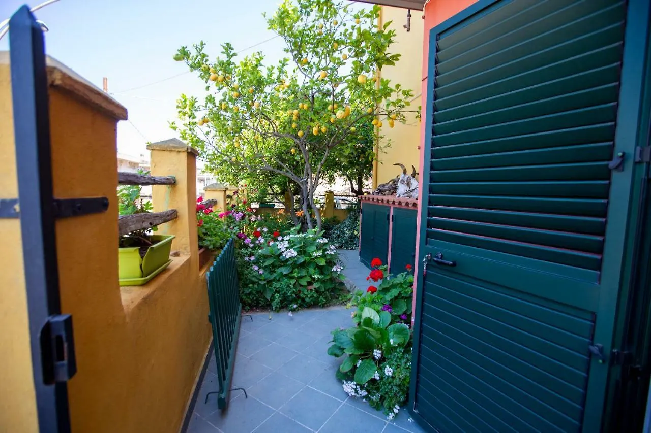 Red Flat Apartment Bari Sardo