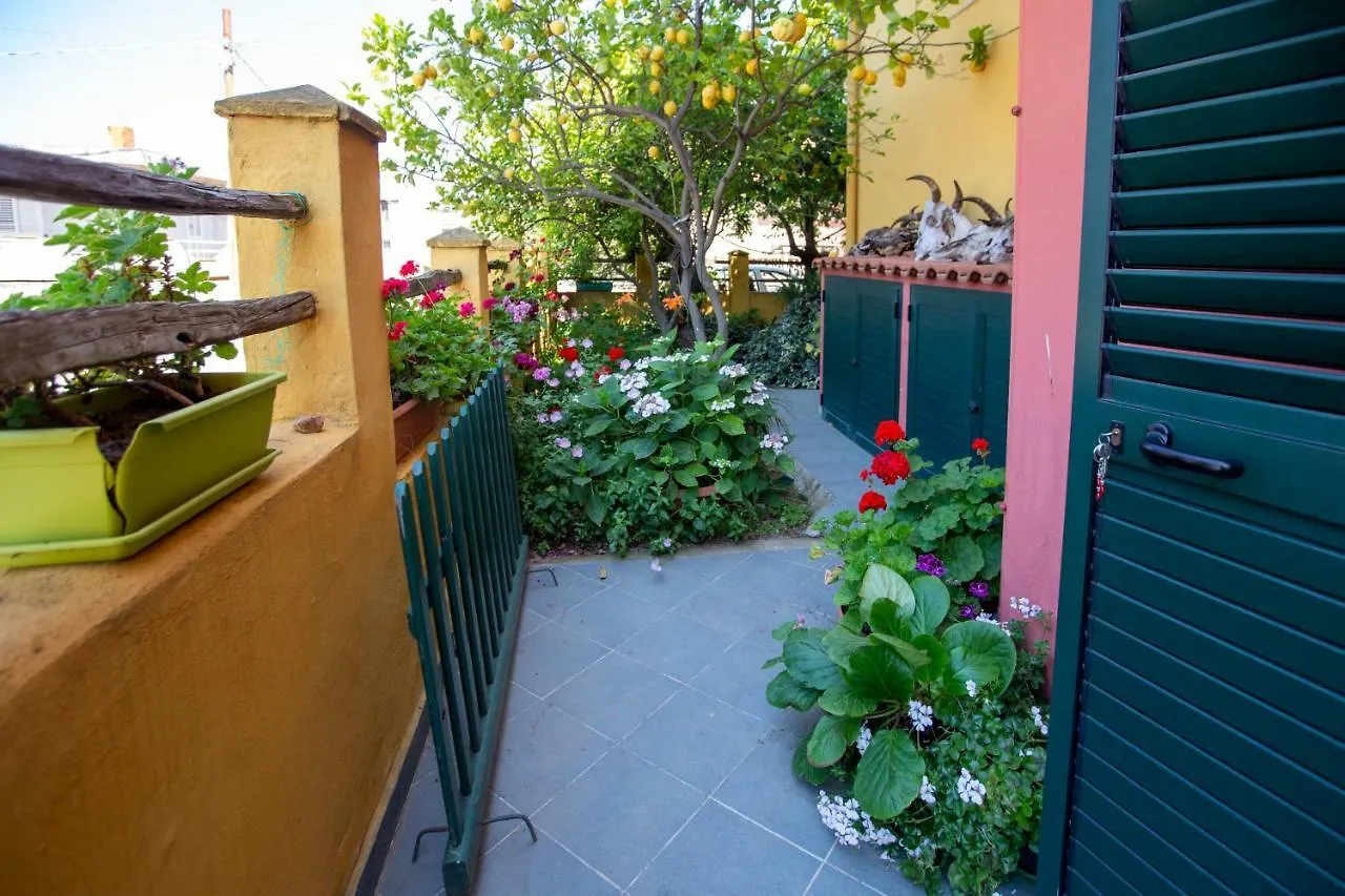 Apartamento Red Flat Bari Sardo Italia